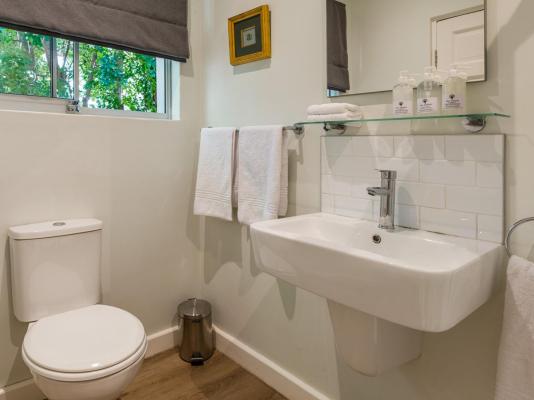 Oak Manor Boutique Guest House - 256893