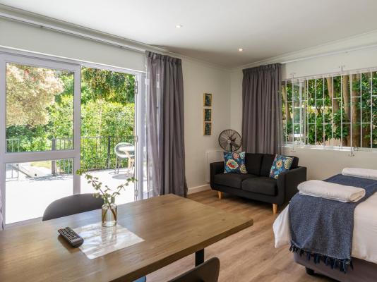 Oak Manor Boutique Guest House - 256894