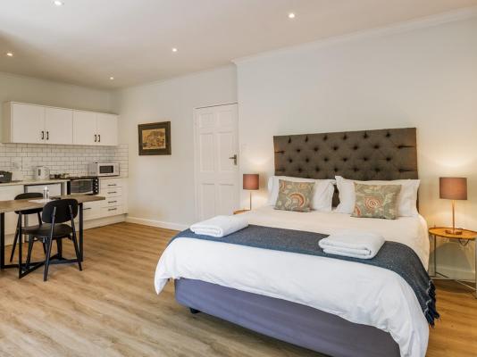 Oak Manor Boutique Guest House - 256899