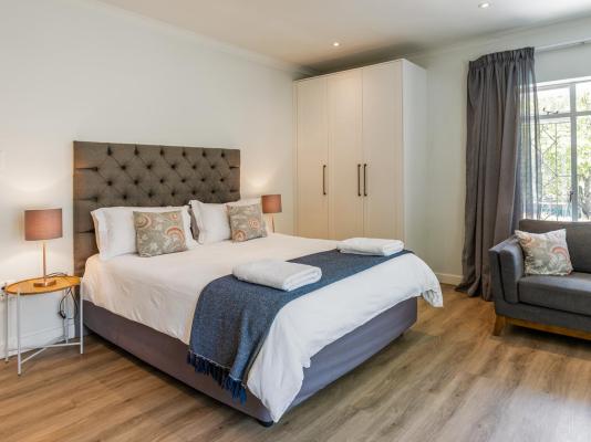 Oak Manor Boutique Guest House - 256902