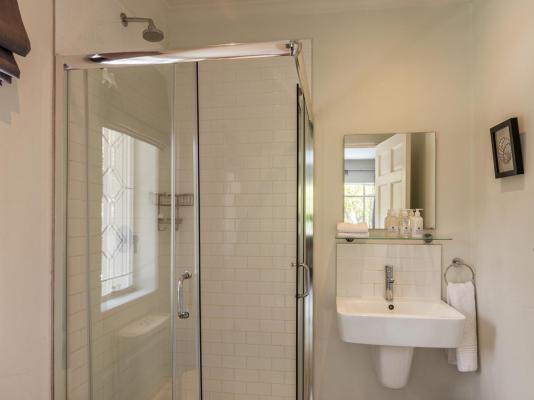 Oak Manor Boutique Guest House - 256904