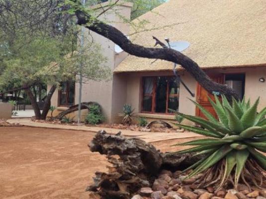 Phakela Private Game Lodge - Property / Building