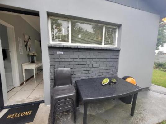 208 On Circular - Balcony/Terrace