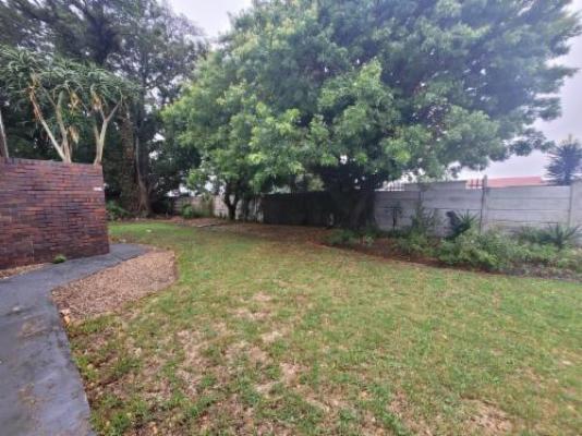 208 On Circular - Garden view