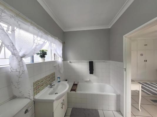 208 On Circular - 257261