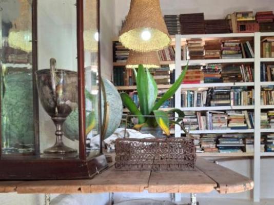 The Richmond Cafe & Rooms - Library 