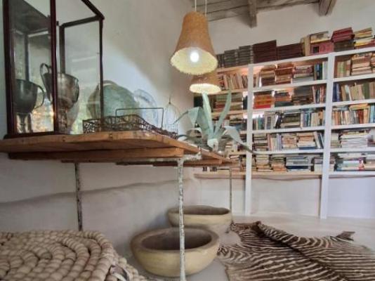 The Richmond Cafe & Rooms - Library 