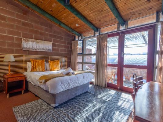 Stratfords Guesthouse - 257922