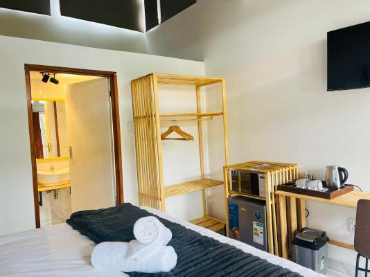 Stratfords Guesthouse - 257941