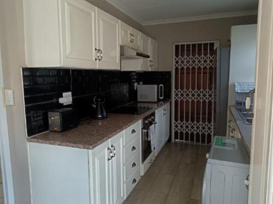 Hillton Manor Self-catering Accommodation - Breakfast area