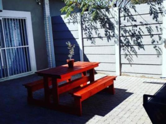 Bateleur Self Catering  - Patio