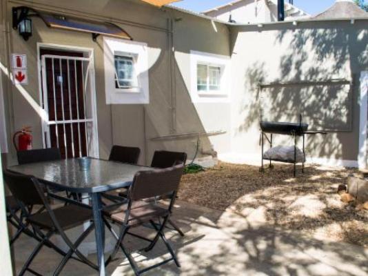 Bateleur Self Catering  - Braai/BBQ facilities