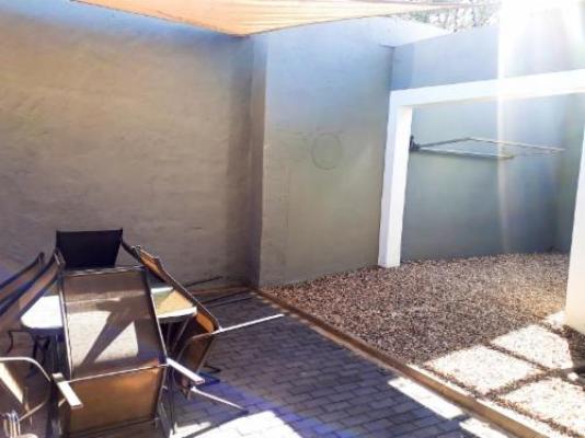 Bateleur Self Catering  - Patio