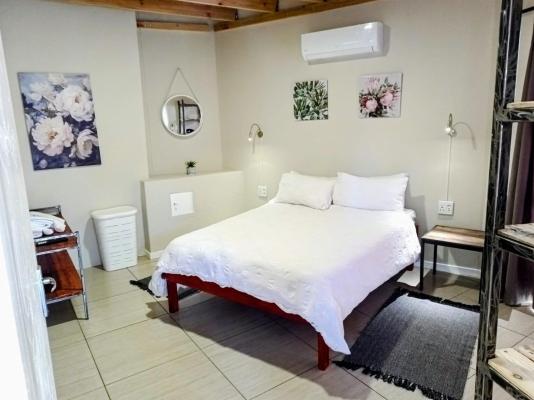 Bateleur Self Catering  - 258134
