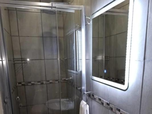 Bateleur Self Catering  - 258137