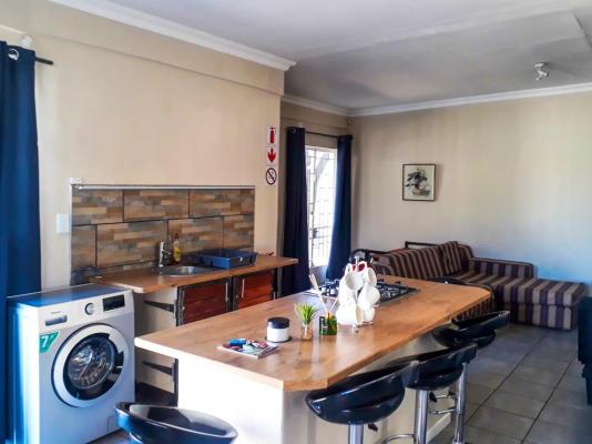 Bateleur Self Catering  - 258148