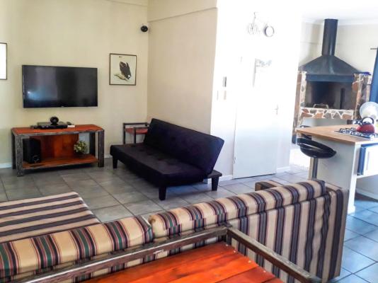 Bateleur Self Catering  - 258149