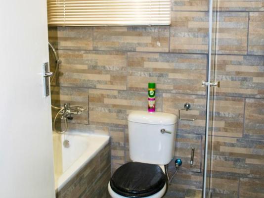 Bateleur Self Catering  - 258156