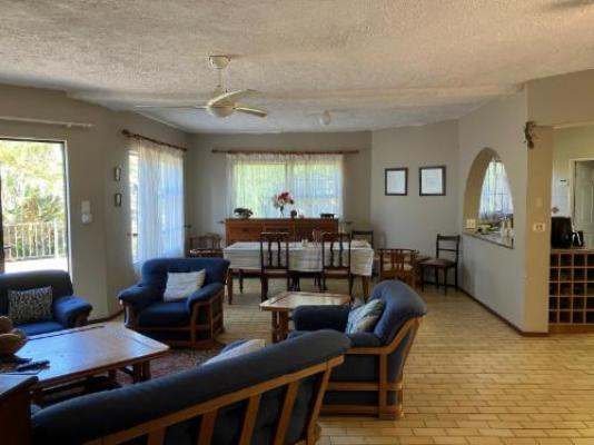 Cycasia Lodge - Living Room