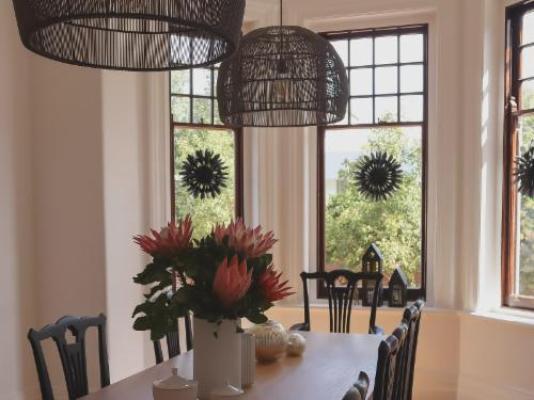 The Alma House 1900 - Dining area