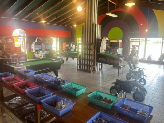 Forest Gate Resort - Decorative detail