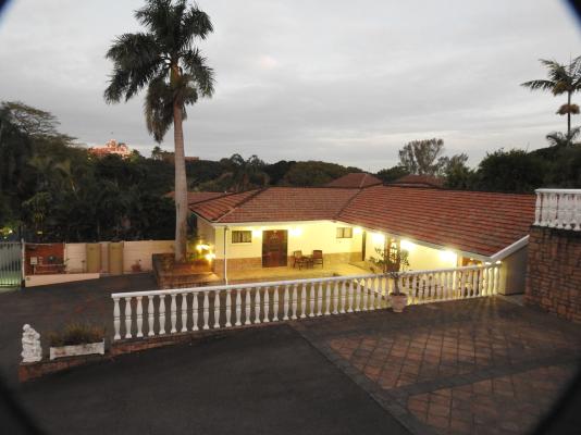 Albion Manor - 258498