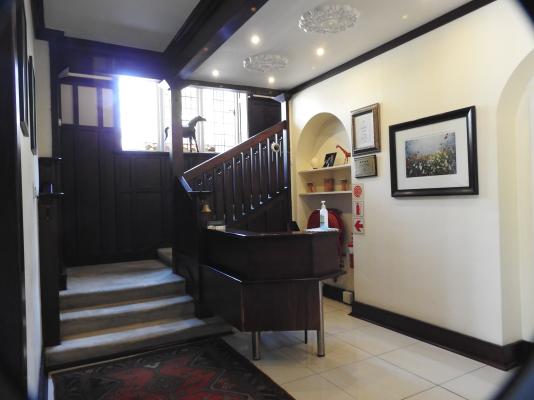 Albion Manor - 258504