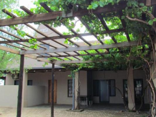 Rosendal Vryburg Guesthouse - Property / Building