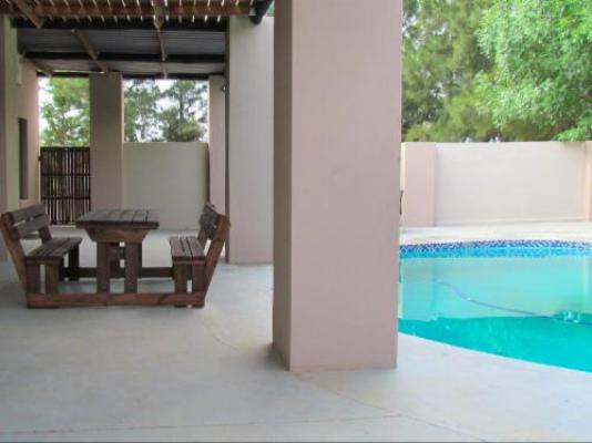 Rosendal Vryburg Guesthouse - Pool view