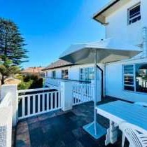 Lullaby Airbnb - Patio