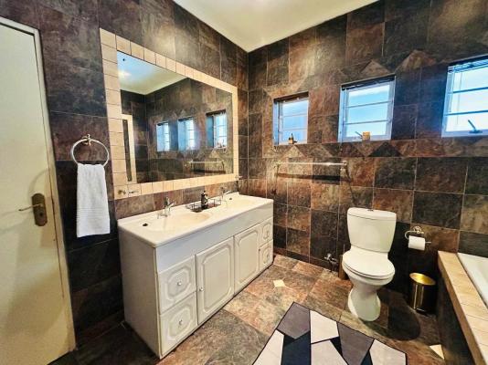 Lullaby Airbnb - 258782