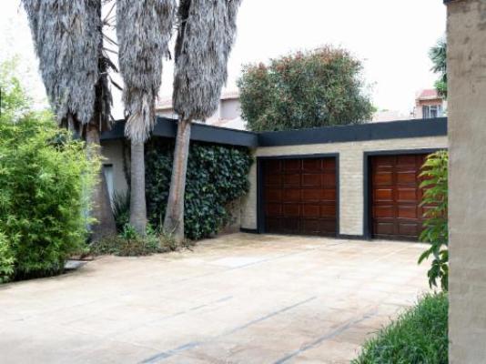 The Lombard Manor - Property / Building