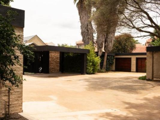 The Lombard Manor - Property / Building