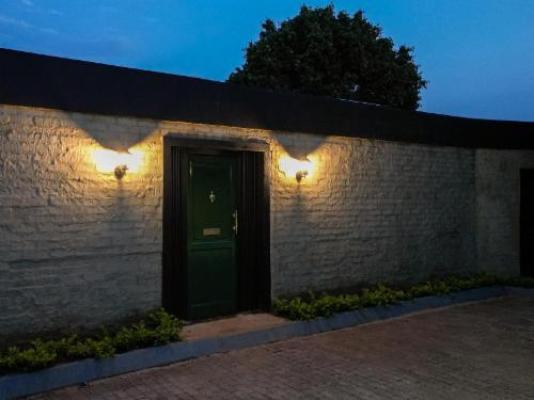 The Lombard Manor - Property / Building