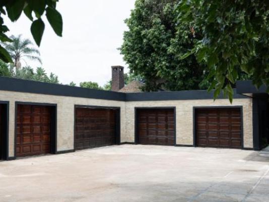 The Lombard Manor - Property / Building