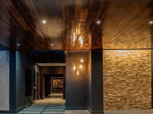 The Lombard Manor - Property / Building