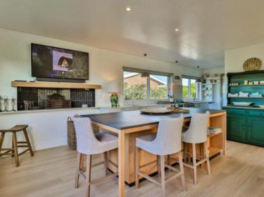 White Penguin - Breakfast area