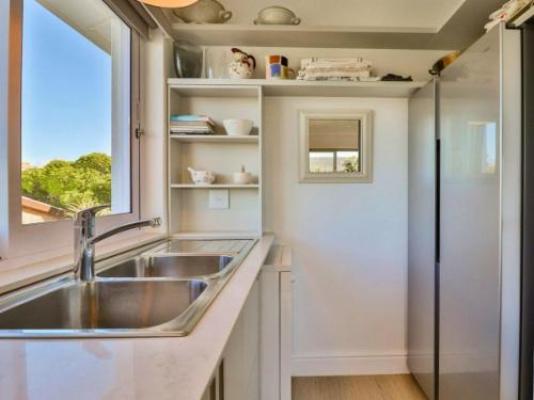 White Penguin - Living Room