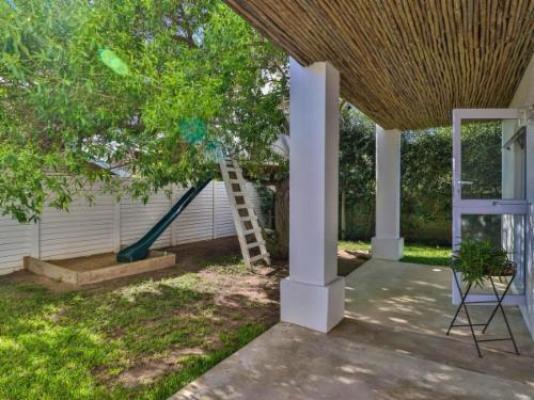 White Penguin - Garden