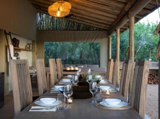 Nkuwa Wilderness Camp - Dining area