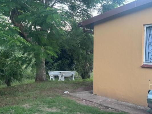 Pholanathi Lodge - Garden
