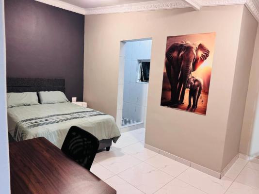 Pholanathi Lodge - 260109