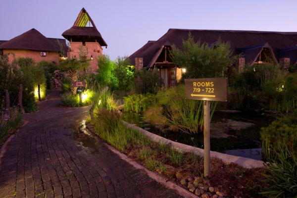 Misty Hills Country Hotel - 260118