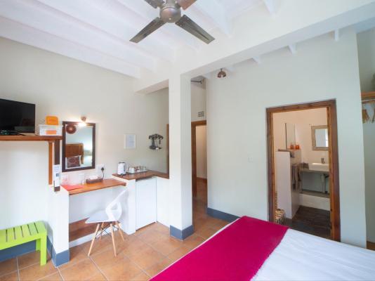 Room image 4