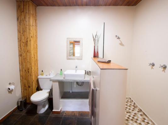 Room image 4