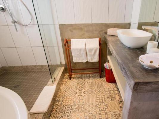 Cornerway House - 260249