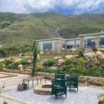 Whale Coast Luxury Suites - Property / Building