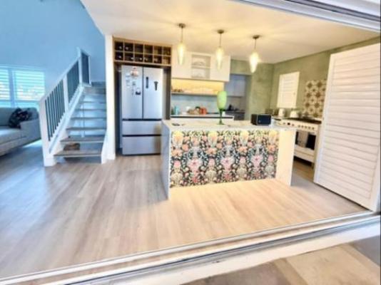 Luxe Pearl - Kitchenette