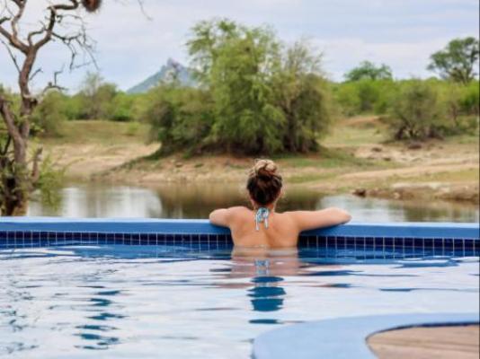 Ngonyam Safari Lodge - Swimming pool