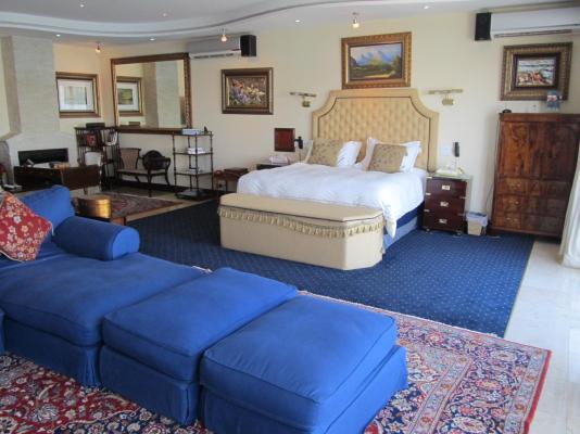 Room image 11